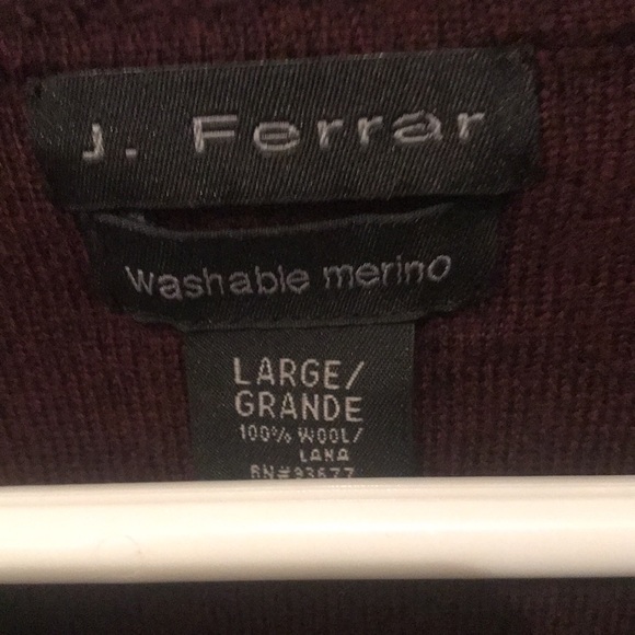 Classy J. Ferrar 100% Washable Merino Wool Burgundy Sweater with Diamond Pattern - Picture 4 of 6